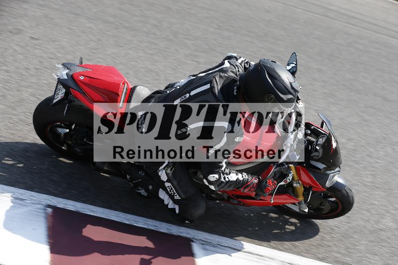 /Archiv-2025/49 26.08.2025 Cornu Master School ADR/gruen-vert/0-1